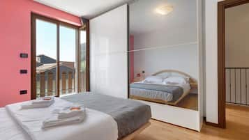 2 bedrooms, iron/ironing board, free WiFi, bed sheets