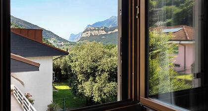 Villa 'Katzemburg 9999' mit Seeblick, privatem Garten und WLAN