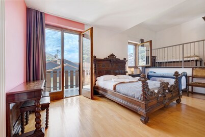 Villa 'Katzemburg 9999' with Lake View, Private Garden and Wi-Fi