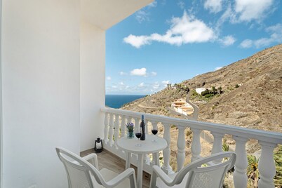 Holiday Home 'VV La Era II' with Sea View, Wi-Fi and Air Conditioning