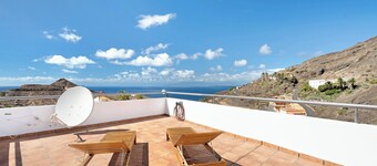 Holiday Home 'VV La Era II' with Sea View, Wi-Fi and Air Conditioning