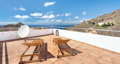 Holiday Home 'VV La Era II' with Sea View, Wi-Fi and Air Conditioning