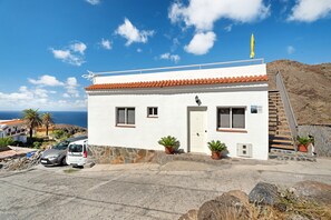 Exterior - Holiday Home 'VV La Era II' with Sea View, Wi-Fi and Air Conditioning (Vallehermoso)