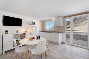 Dining - Holiday Home 'VV La Era' with Sea View, Wi-Fi and Air Conditioning (Vallehermoso)