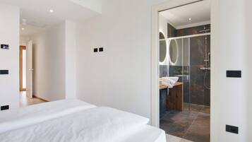 5 Schlafzimmer, Bügeleisen/Bügelbrett, kostenloses WLAN, Bettwäsche