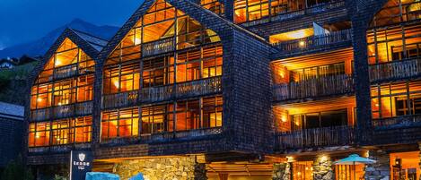 المنشأة من الخارج