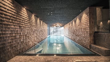 Indendørs pool, opvarmet pool