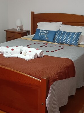 3 habitaciones, wifi gratis y ropa de cama 