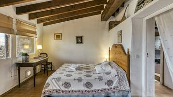 4 bedrooms, free WiFi, bed sheets