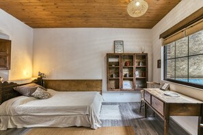 4 bedrooms, free WiFi, bed sheets - Castle 'Castell De Palau Sator' with Mountain View, Wi-Fi and Air Conditioning (Palau-sator)