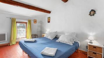 2 sovrum, strykjärn/strykbräda, gratis wi-fi och sängkläder