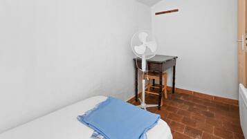 2 chambres, fer et planche Ă repasser, Wi-Fi gratuit, draps fournis