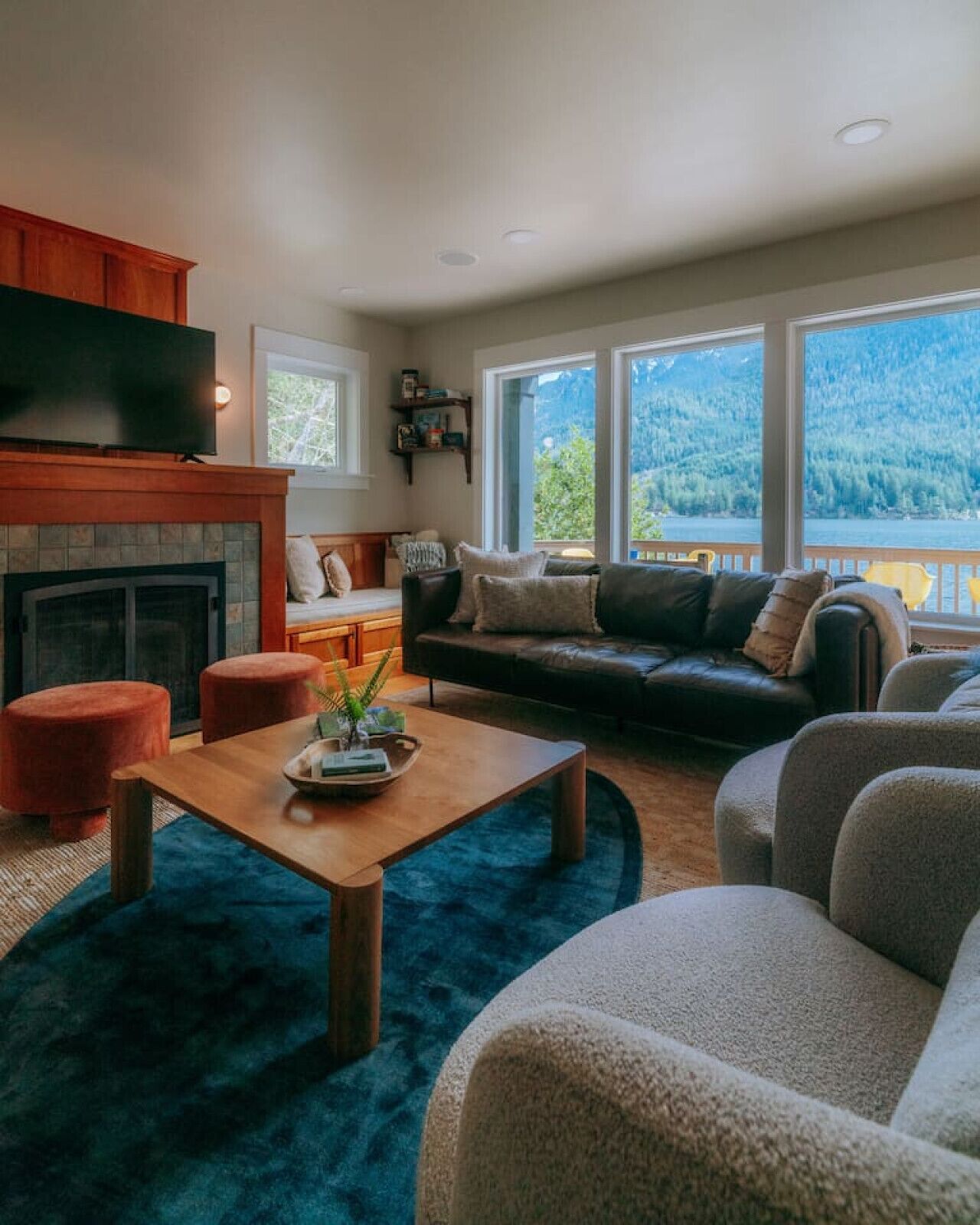 TV, fireplace, stereo