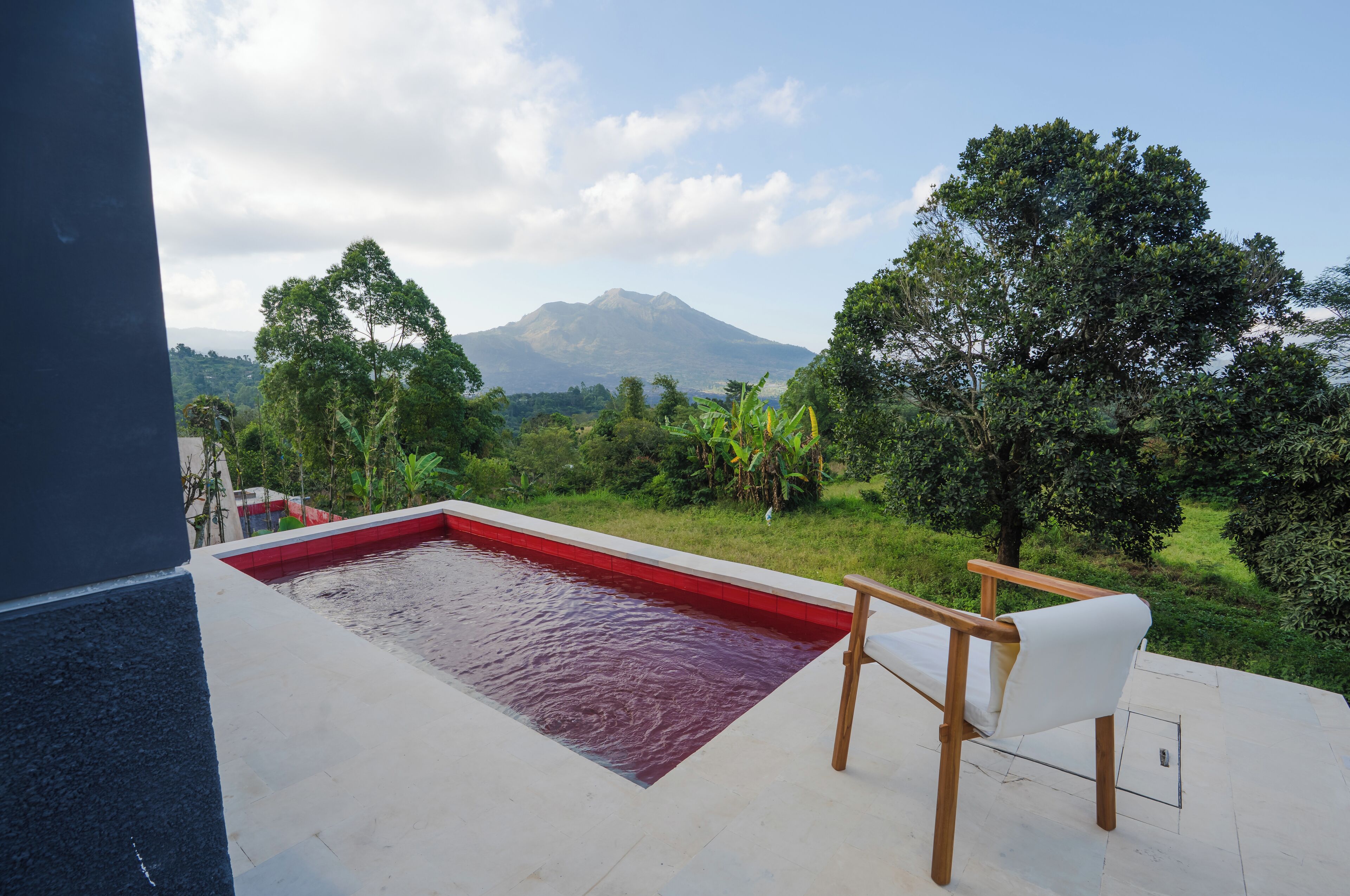 奢華別墅 | 客房內保險箱、書桌、筆電工作空間、遮光布/窗簾