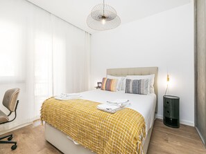 1 soverom, strykejern/-brett, wi-fi (inkludert) og sengetøy
