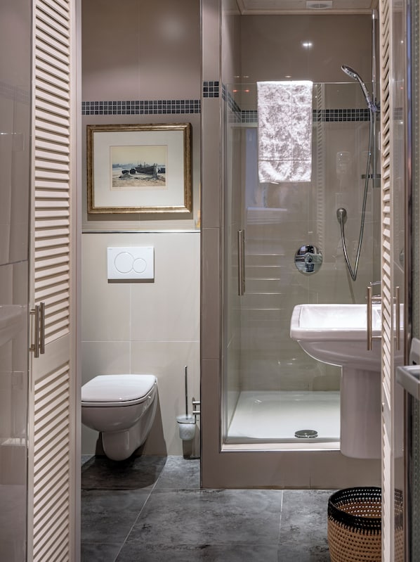 Deluxe-Apartment | Badezimmer