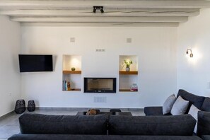 Smart TV, fireplace - Kappa Home Tinos  (Tinos Greece)