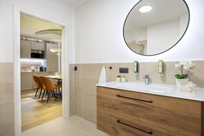 Apartment, 1 Bedroom | Bathroom | Free toiletries, hair dryer, towels, soap - Somerset Schönbrunn Vienna (Vienna)