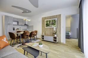 Apartment, 2 Bedrooms | Living area