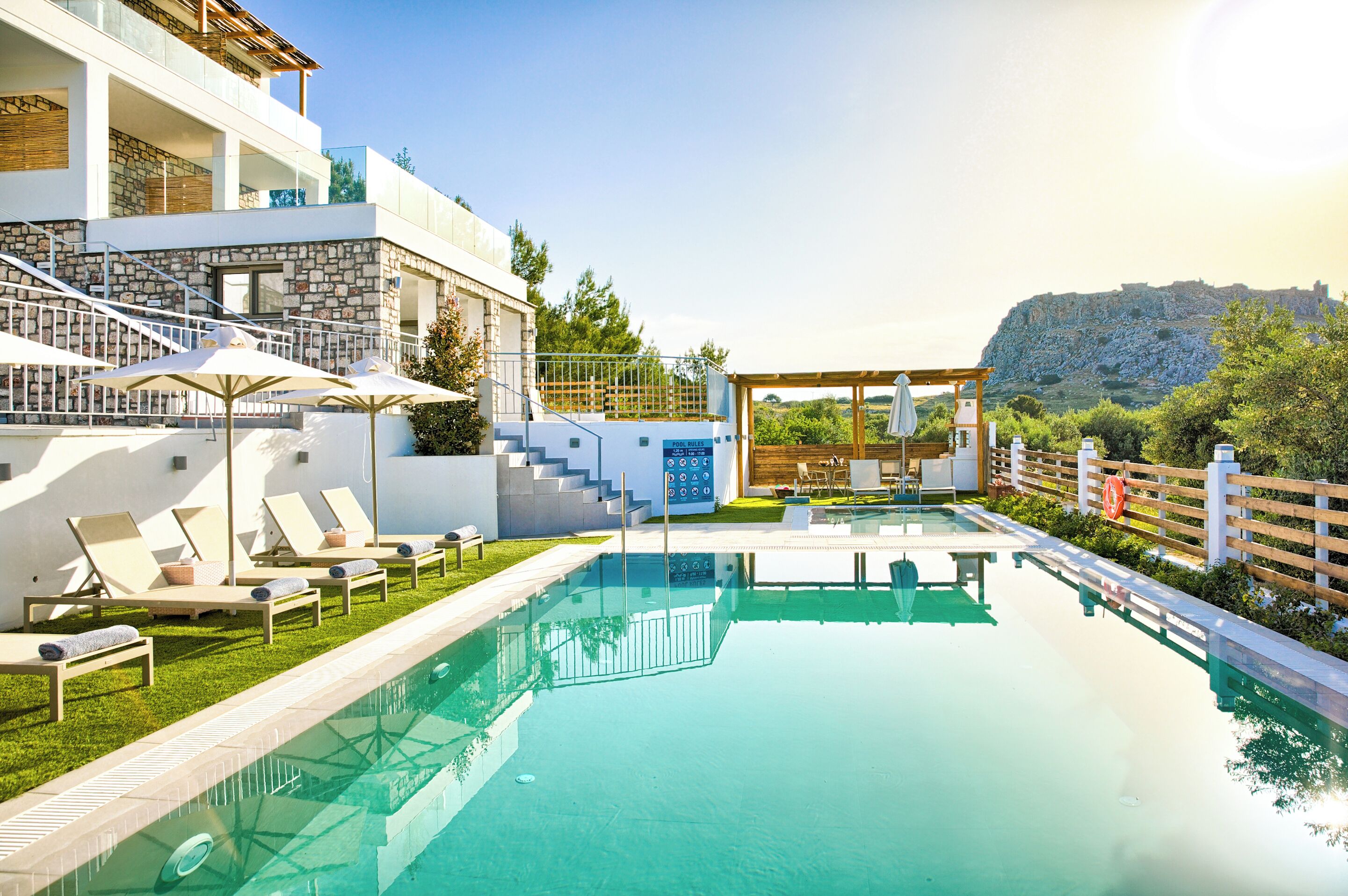 حمّام سباحة خارجي موسمي