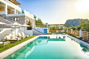 Seasonal outdoor pool - Kouros Stone Suites (Rhodes)