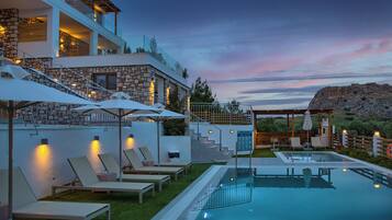 Seasonal outdoor pool