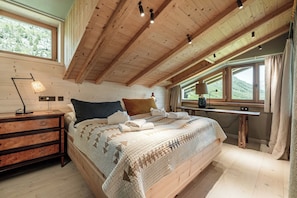 Luxury Penthouse, Balcony, Mountain View | In-room safe, desk, laptop workspace, blackout drapes - Chalet Cecilia by MYALPS (Soelden)