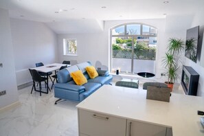 Living area - Sea View Cottage (Ballycastle)