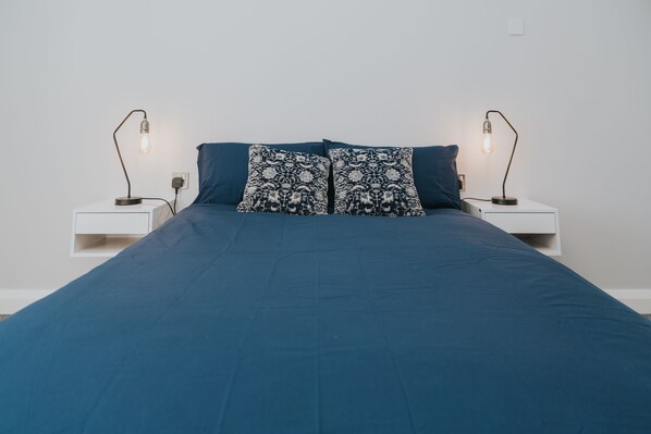 2 bedrooms, iron/ironing board, free WiFi, bed sheets