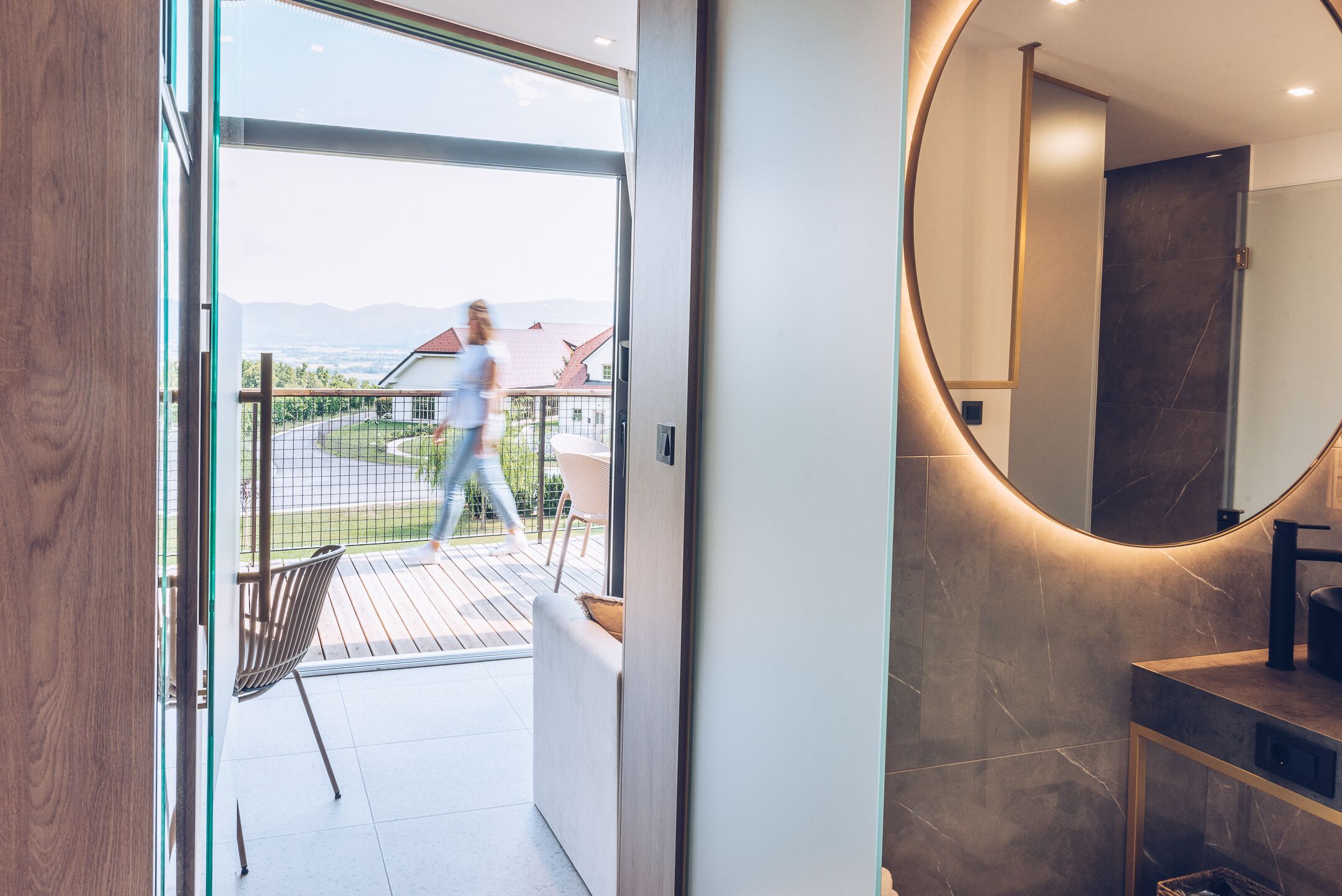 Deluxe Suite | In-room safe, desk, laptop workspace, cribs/infant beds