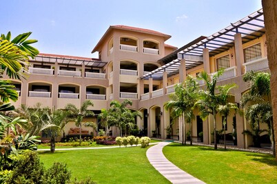 Pramod Convention & Club Resort