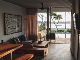 Roupas de cama premium, frigobar (abastecido com alguns itens grátis)