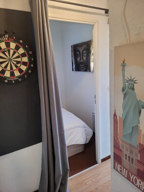 2 habitaciones, cuna de viaje y wifi gratis 