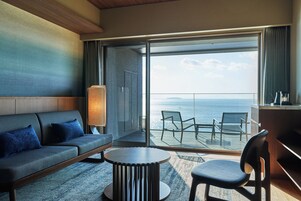 Caja fuerte, cortinas opacas, wifi gratis y ropa de cama