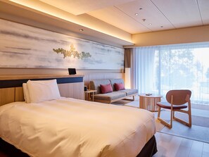 客房内保险箱、遮光窗帘、免费 WiFi、床单