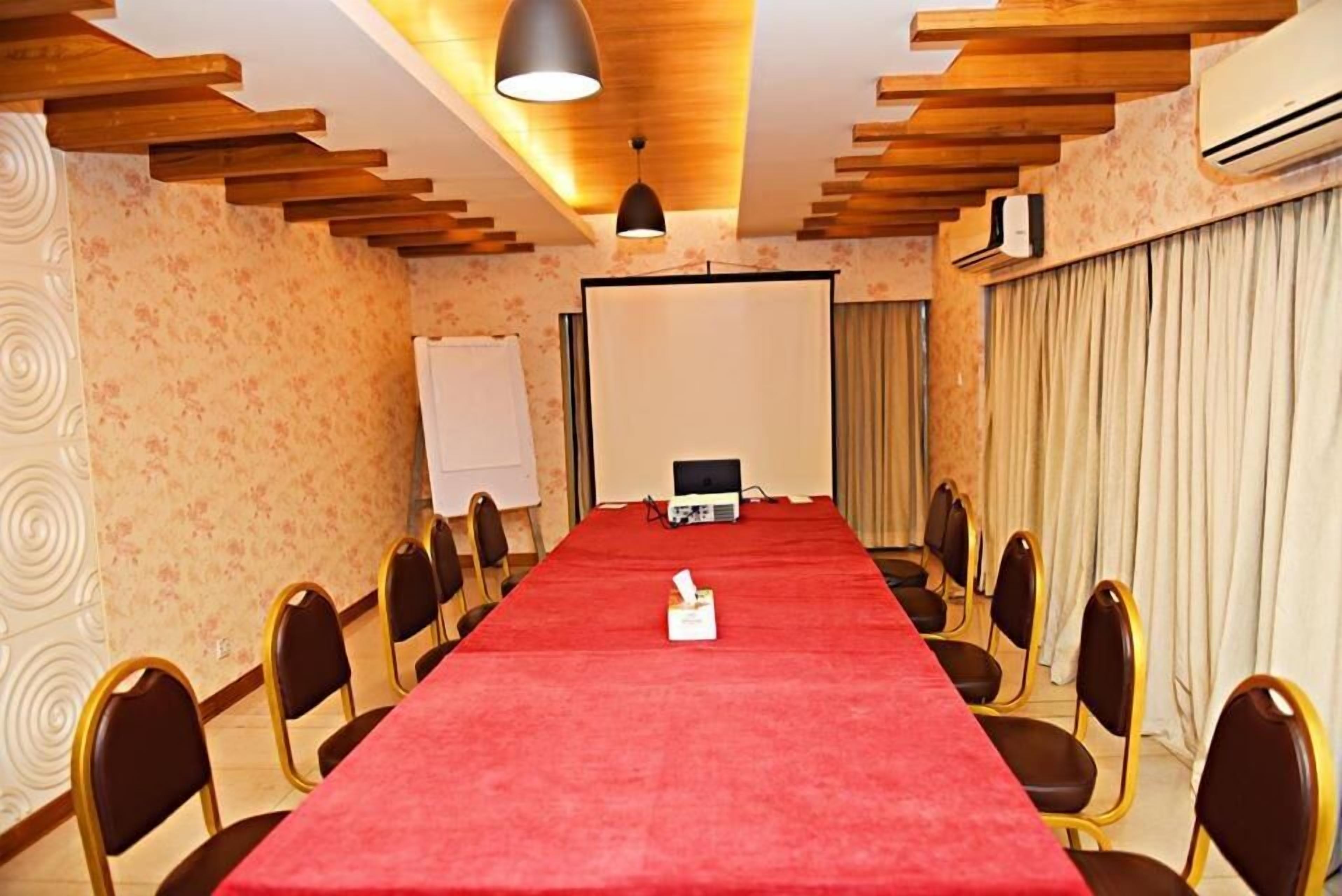 Photo - West Park Inn