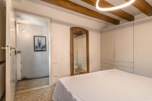 1 bedroom, iron/ironing board, bed sheets - Ca' Rampani @ Venice              (Venezia)