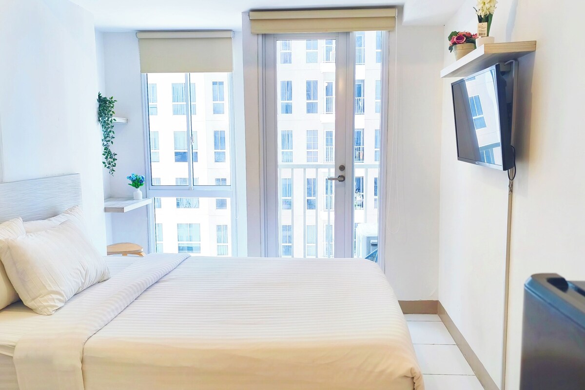 Deluxe Studio Suite