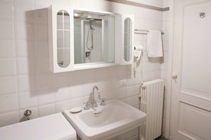 Apartment | Badezimmer