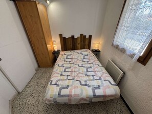 1 bedroom - Ground floor 1-bed apartment with terrace, 500m from Port-la-Nouvelle center, parking, pets welcome (Port-la-Nouvelle)
