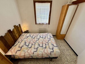 1 bedroom - Ground floor 1-bed apartment with terrace, 500m from Port-la-Nouvelle center, parking, pets welcome (Port-la-Nouvelle)