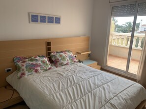 5 bedrooms, iron/ironing board, WiFi