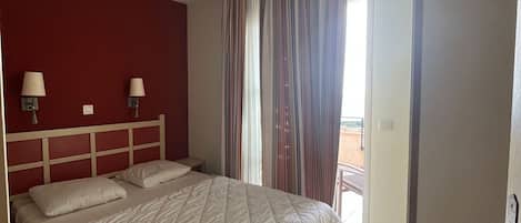2 bedrooms