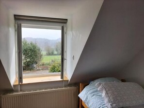 1 dormitorio, cuna de viaje, wifi gratis y ropa de cama