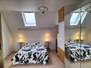 1 Schlafzimmer, Reisekinderbett, kostenloses WLAN, Bettwäsche