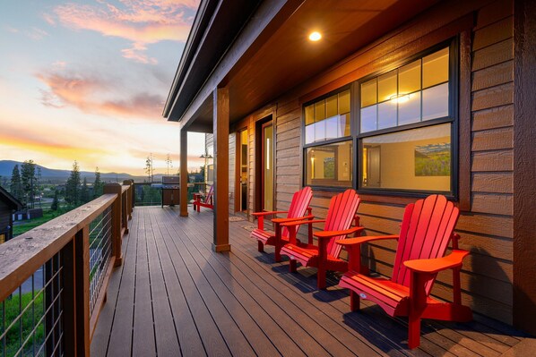 Terrace/patio - Luxury Chalet 7 I Private Hot Tub I Amazing Views I Best Price I Discounted Attractions (Fraser)