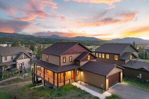 Exterior - Luxury Chalet 7 I Private Hot Tub I Amazing Views I Best Price I Discounted Attractions (Fraser)