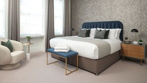 One Bedroom Two Bathroom | セーフティボックス (室内)、デスク、ノートパソコン用作業スペース、遮光カーテン