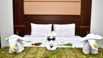 Family Room | 1 bedroom, desk, iron/ironing board, free WiFi
