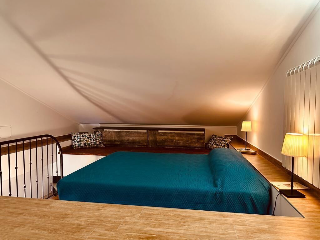 1 多间卧室、熨斗/熨衣板、旅行婴儿床、床单